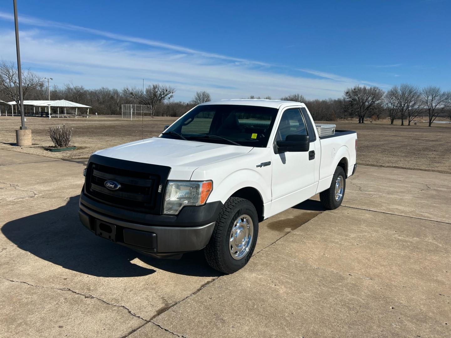 2014 White /Gray Ford F-150 STX 6.5-ft. Bed 2WD (1FTMF1CM1EK) with an 3.7L V6 DOHC 24V engine, 6-Speed Automatic transmission, located at 17760 Hwy 62, Morris, OK, 74445, (918) 733-4887, 35.609104, -95.877060 - Photo#0